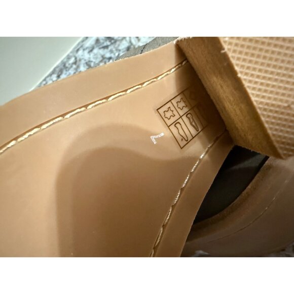 Jeffrey Campbell Cromwell Suede Boot - Taupe 7 NWOB - Picture 8 of 10